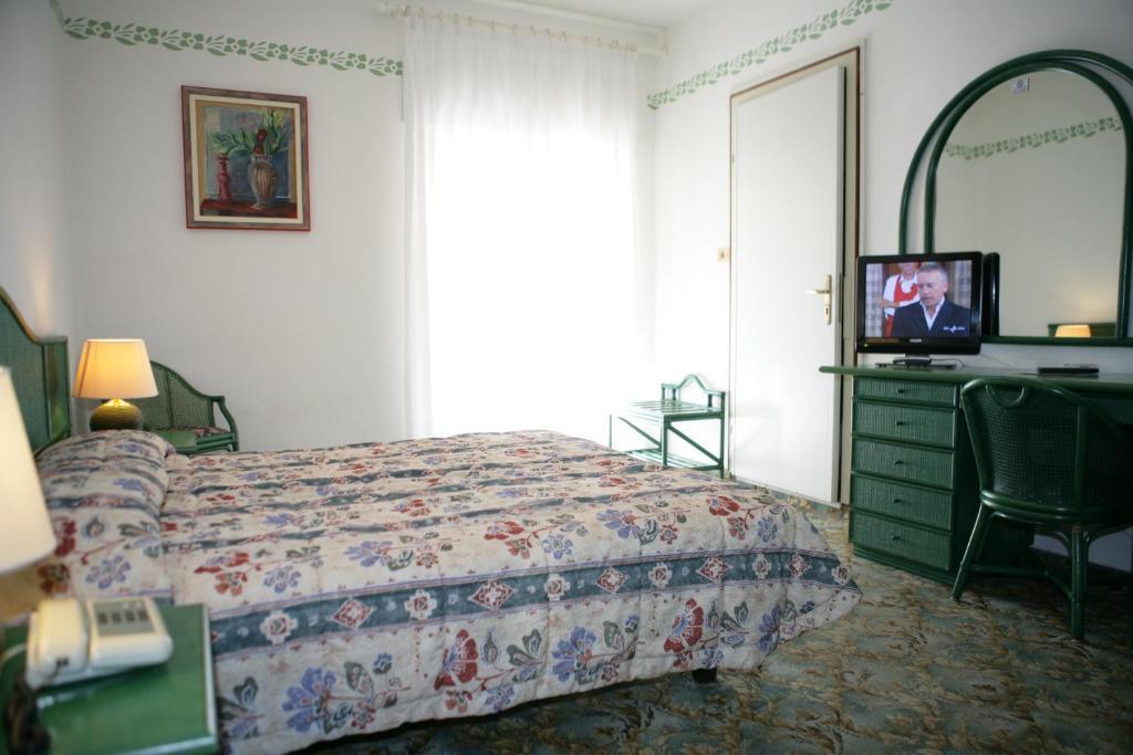 Hotel Diana Grado Oda fotoğraf